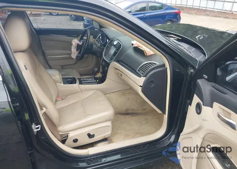 2011 Chrysler 300 Limited z USA, uszkodzony, nr VIN 2C3CA5CG6BH546093